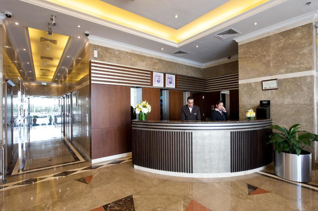Time Crystal Hotel Apartment Dubai Bagian luar foto