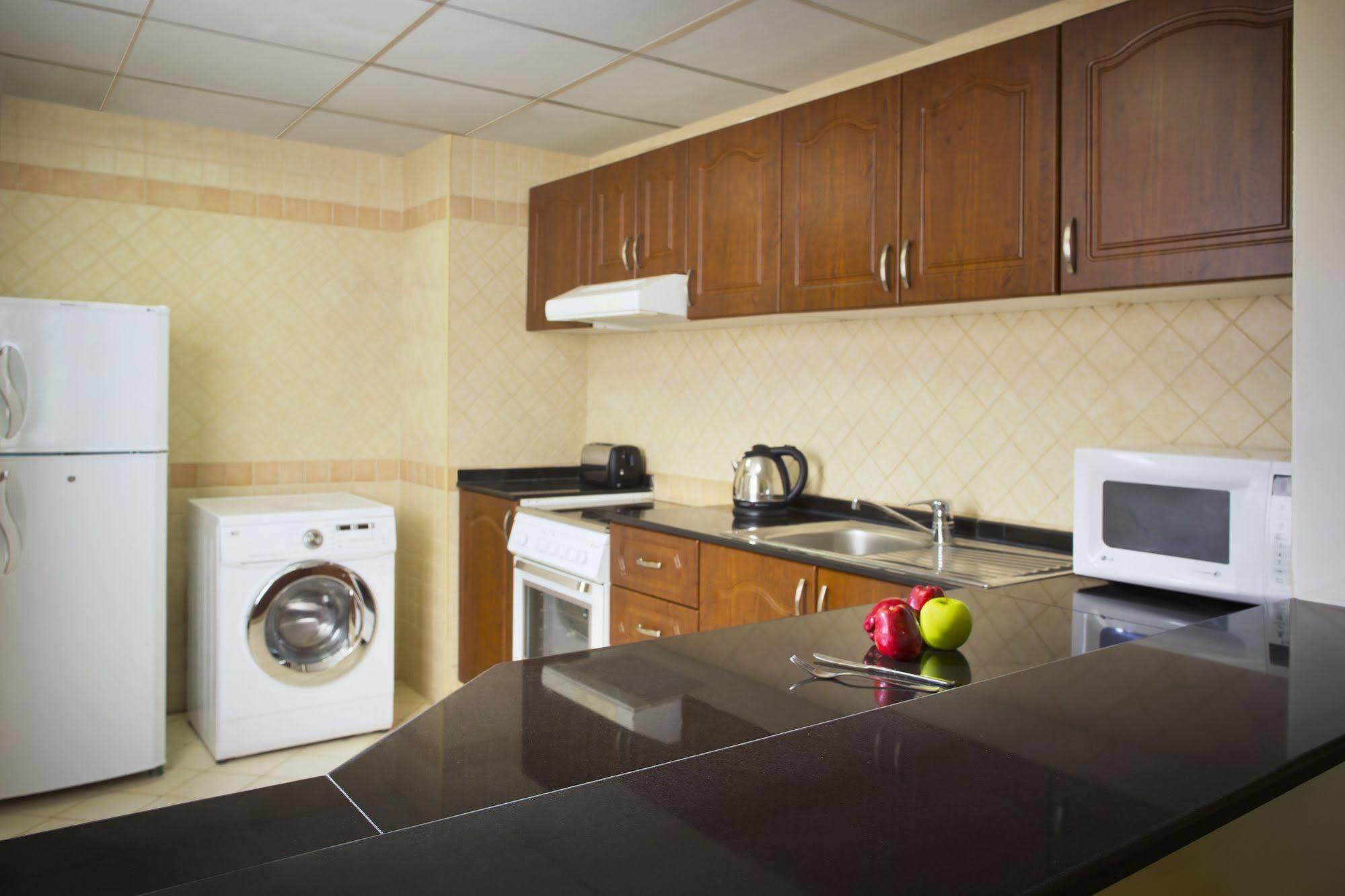 Time Crystal Hotel Apartment Dubai Bagian luar foto