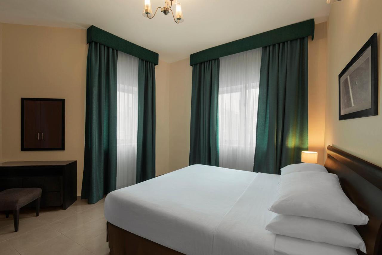 Time Crystal Hotel Apartment Dubai Bagian luar foto