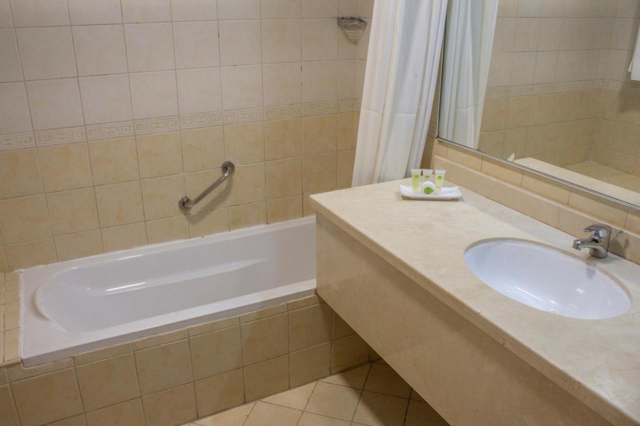 Time Crystal Hotel Apartment Dubai Bagian luar foto